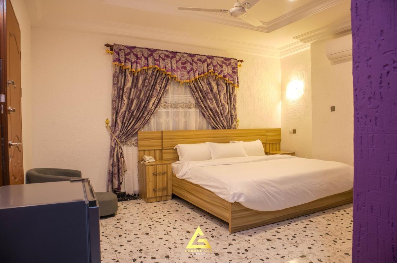 George Vee Hotel Ltd Kumasi Exteriör bild